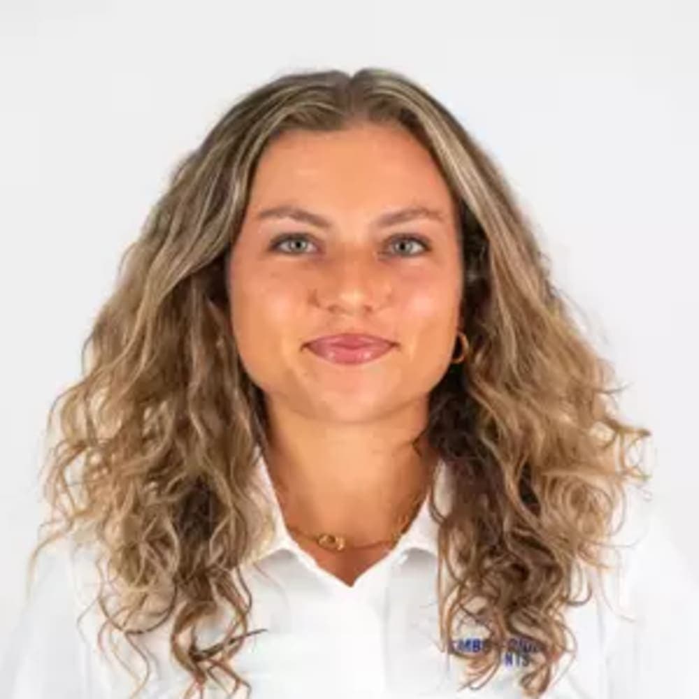 Amelie Gindl – Southern Arkansas University, NCAA DII Porträtfoto einer College-Tennisspielerin.