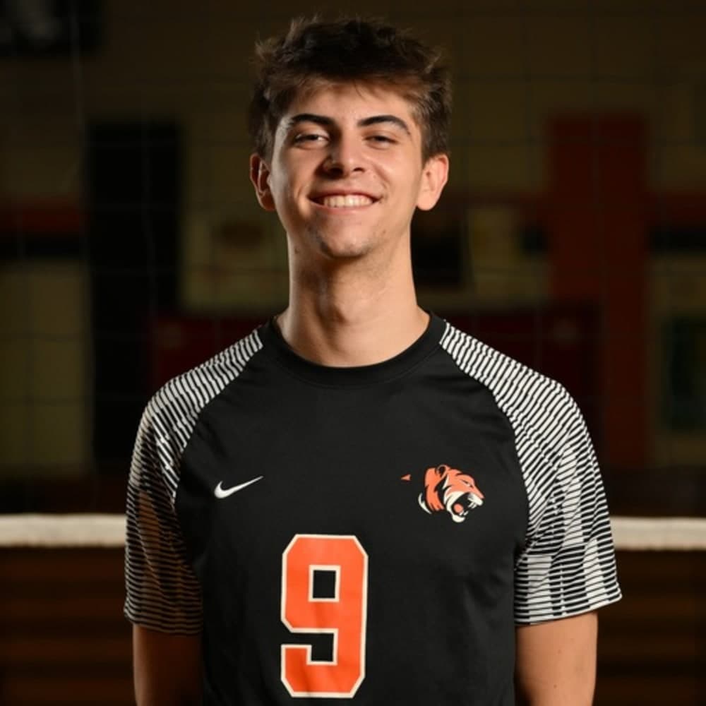 Santino Zucchiatti – Georgetown College, NAIA Porträtfoto des College-Volleyballspielers Santino Zucchiatti.