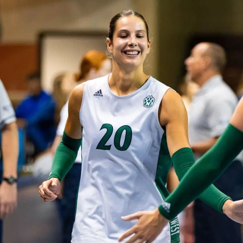 Maja Nöhrer – Northwest Missouri State University, NCAA DII Porträtfoto von Maja Nöhrer, College-Volleyballspielerin an der Northwest Missouri State University.