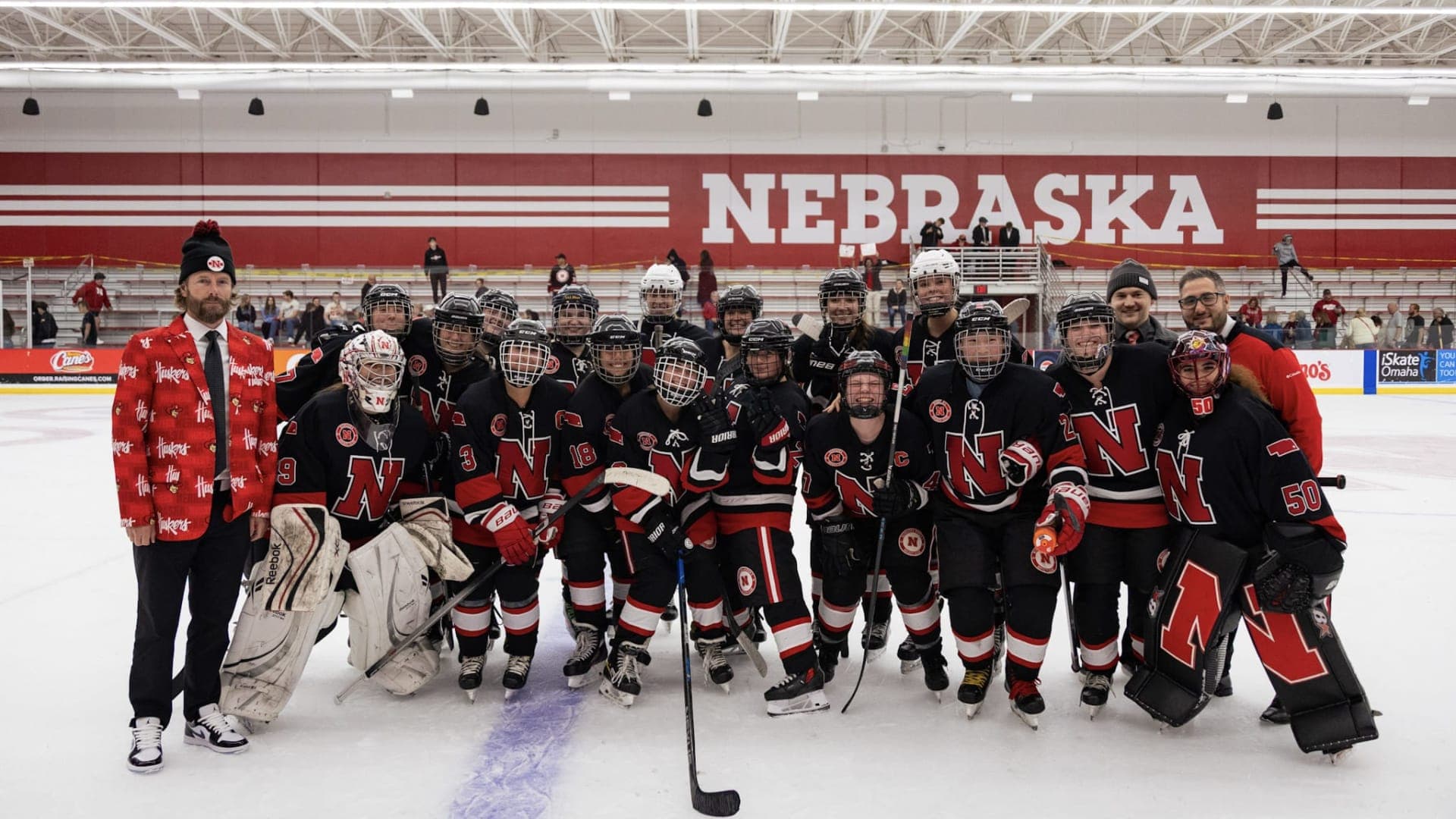 College-Eishockey-Sportler in Aktion – US-College-Sport-Recruiting mit Smarthlete.